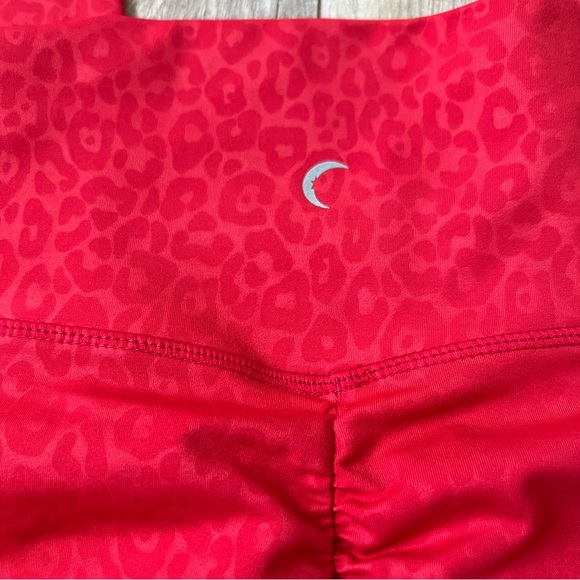 ZYIA Light & Tight Red Leopard Embossed Leggings Size 14-16 - Picture 5 of 5